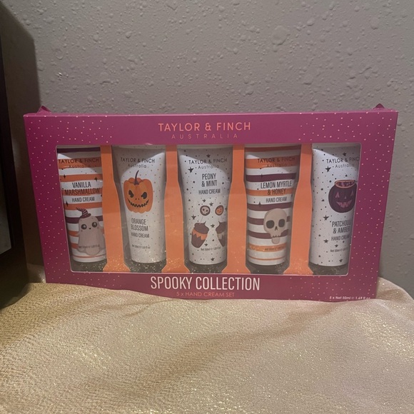 Taylor & Finch Australia Spooky Collection - Picture 1 of 3